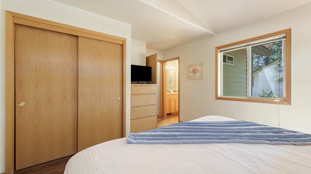Photo of Bedroom in Sunriver
