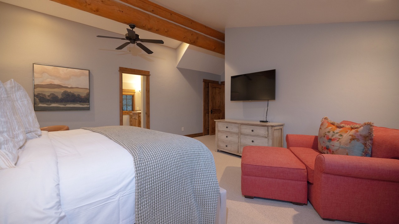 Photo of Bedroom in Victor