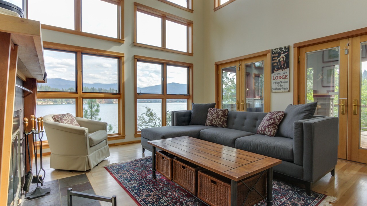 Photo of Livingroom in Hayden Lake