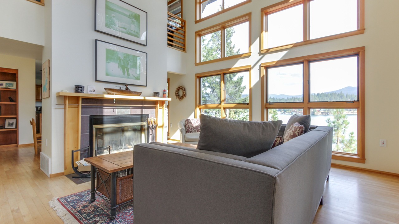 Photo of Livingroom in Hayden Lake
