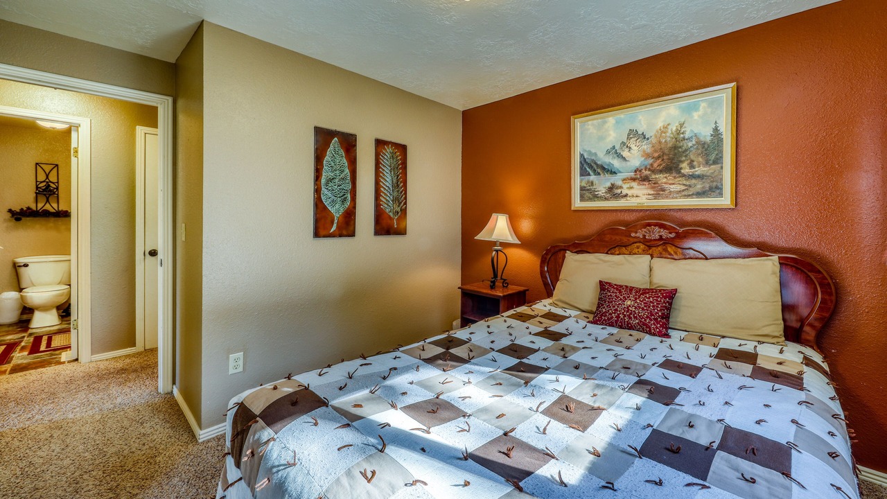 Photo of Bedroom in Cascade