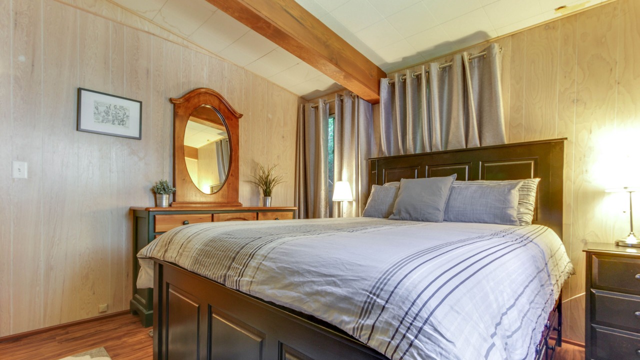 Photo of Bedroom in Worley