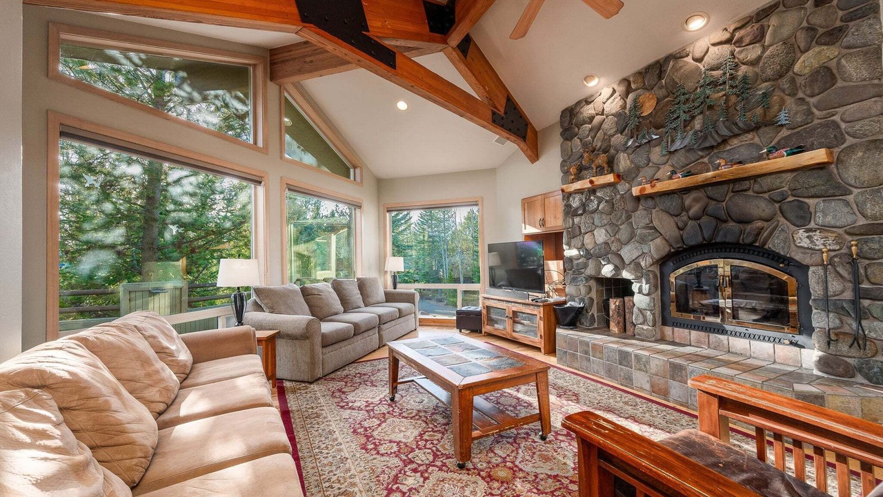 Photo of Livingroom in Sunriver