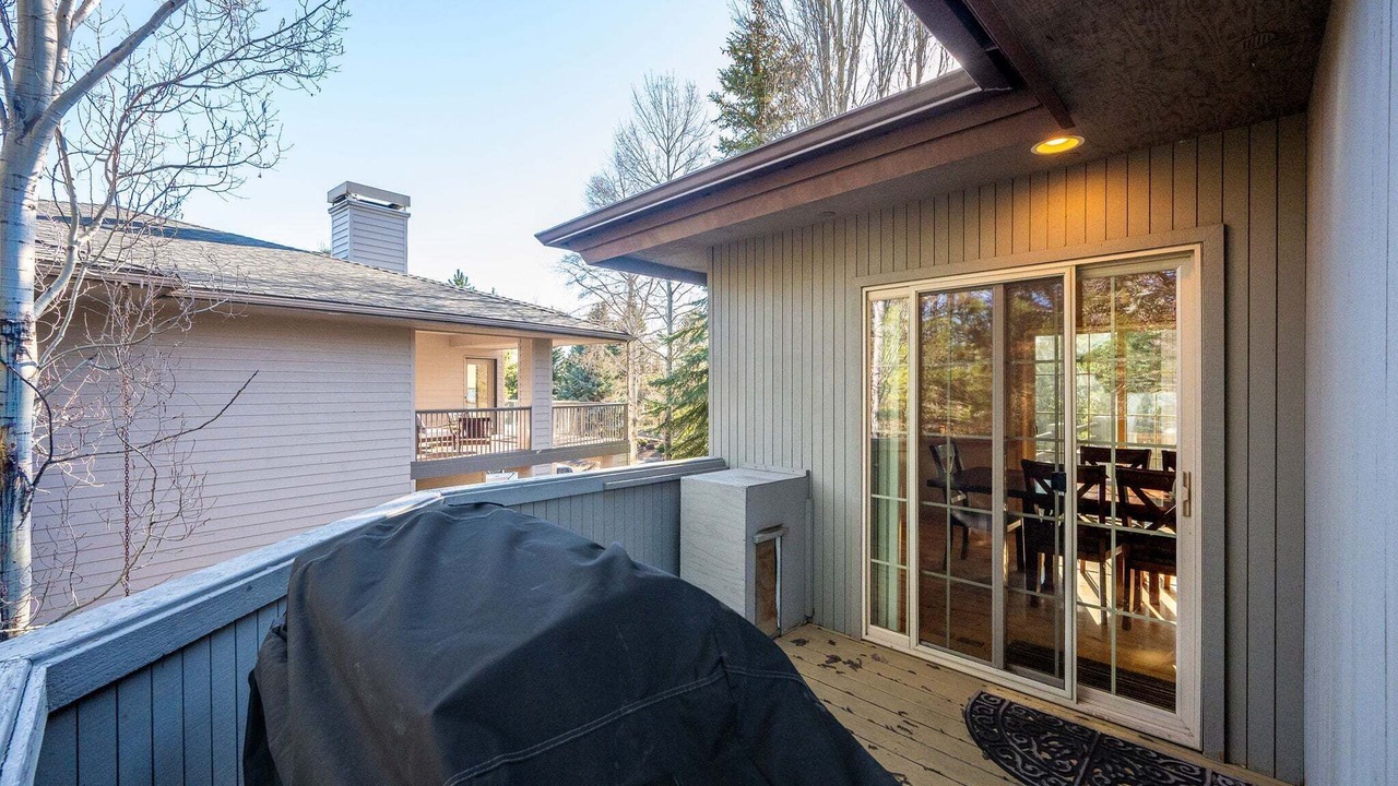 Photo of Patio Balcony in Sunriver