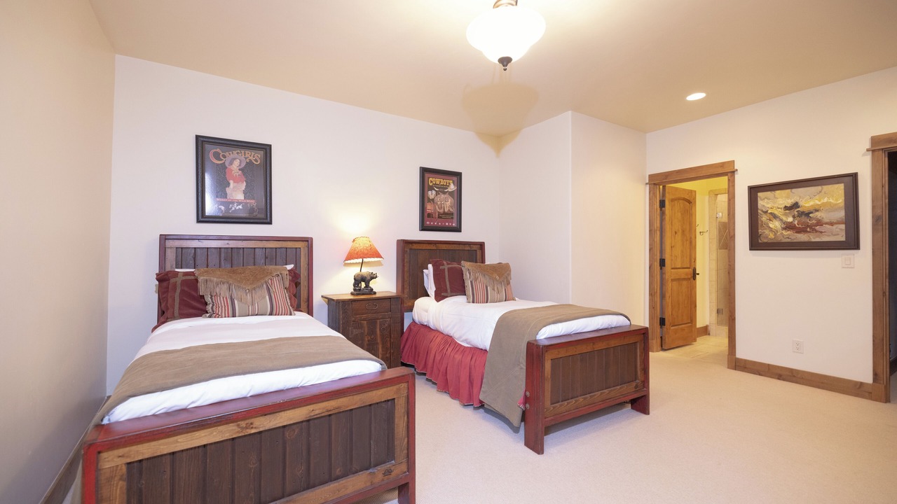 Photo of Bedroom in Victor