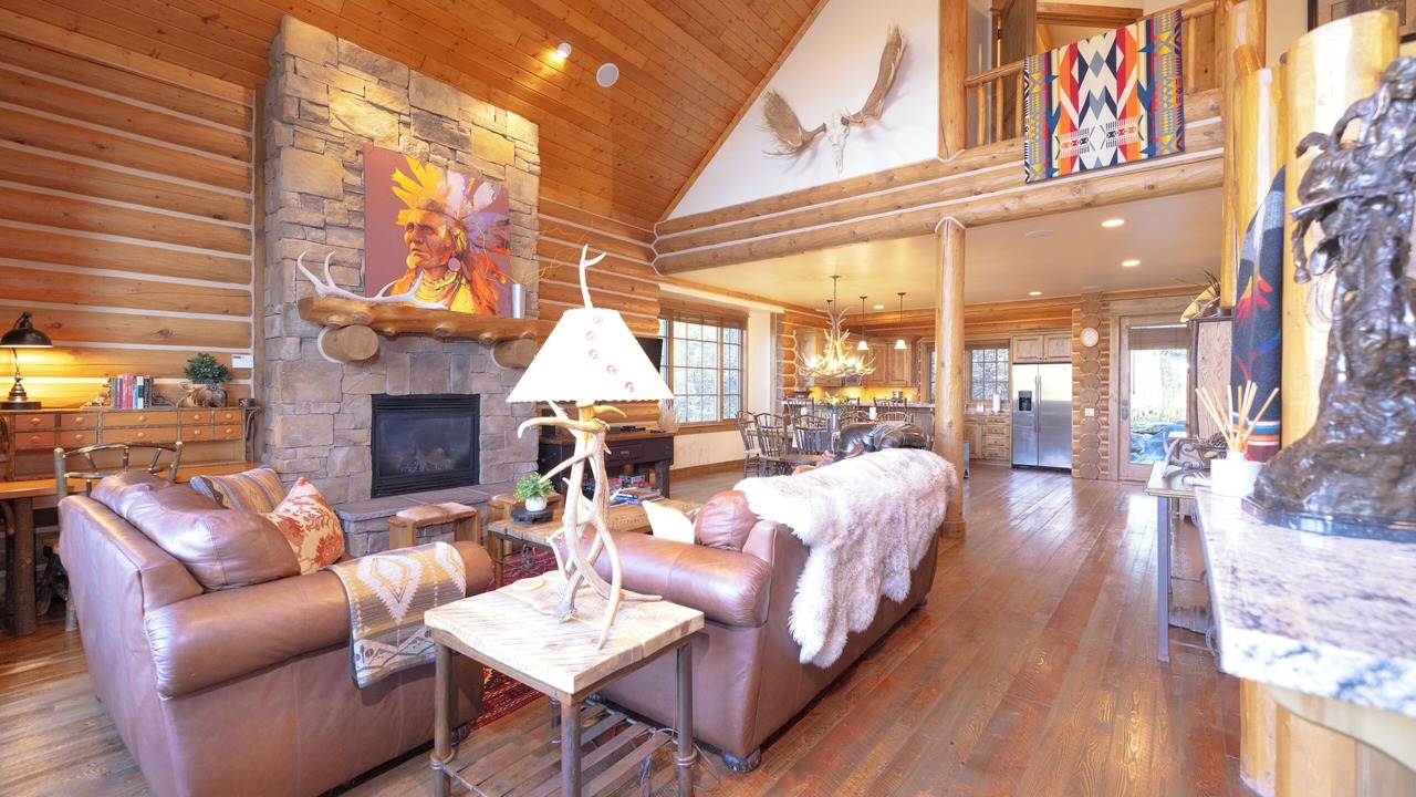 Photo of Livingroom in Victor