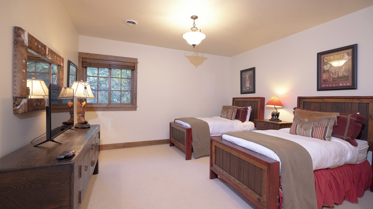 Photo of Bedroom in Victor