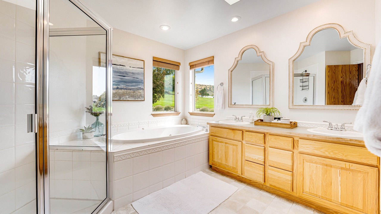 Photo of Bathroom in Manson