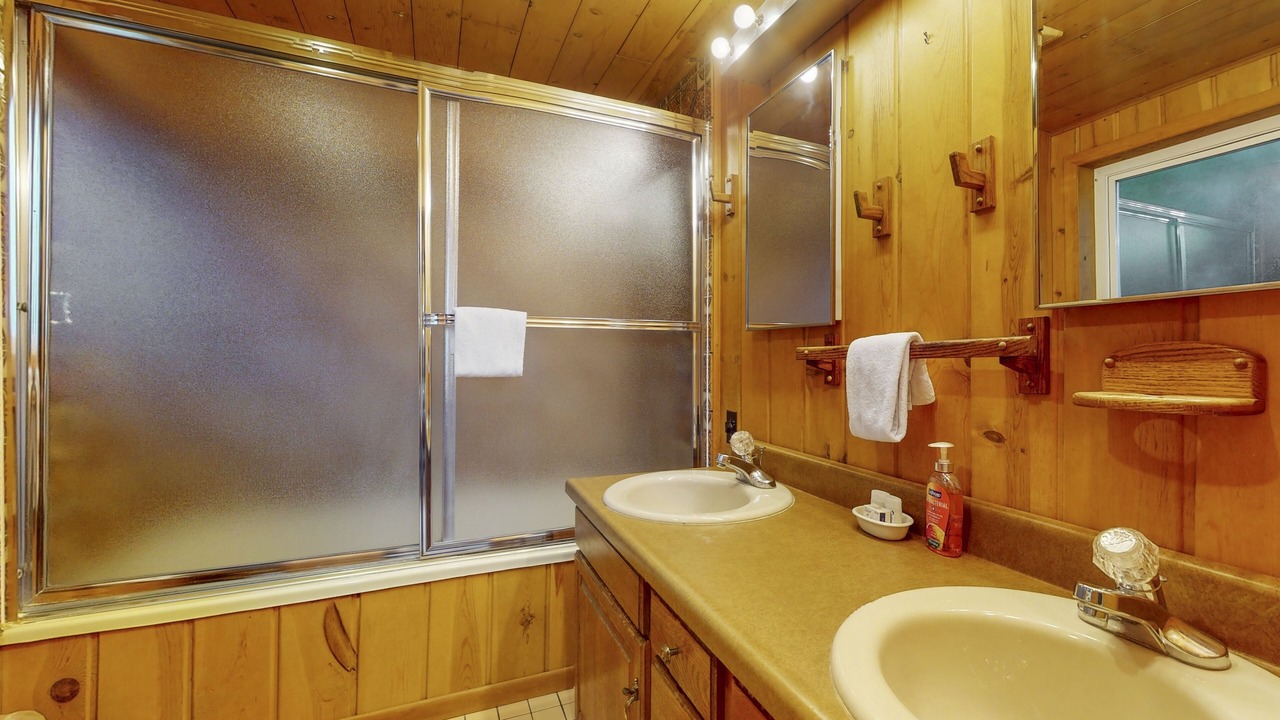 Photo of Bathroom in Coupeville