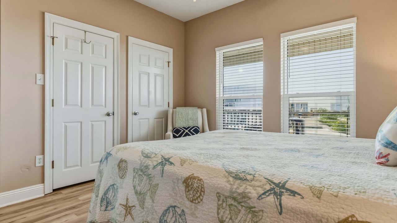 Photo of Bedroom in Silver Cay