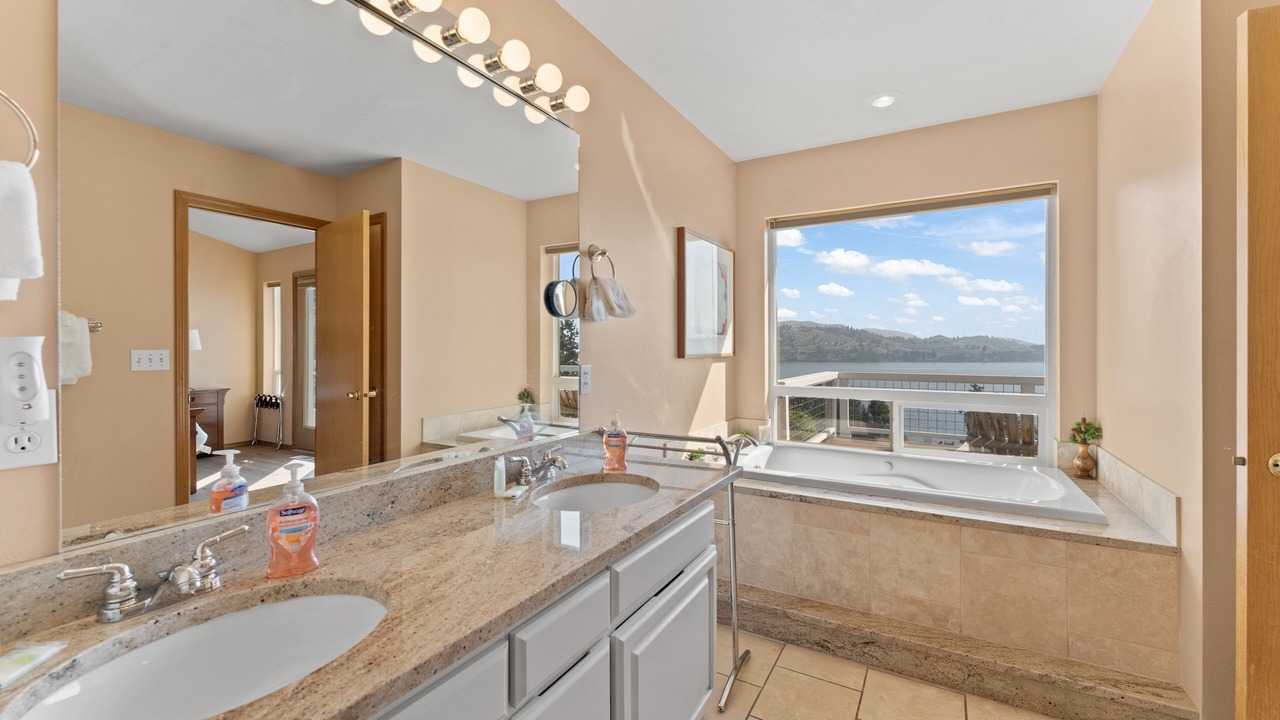 Photo of Bathroom in Chelan