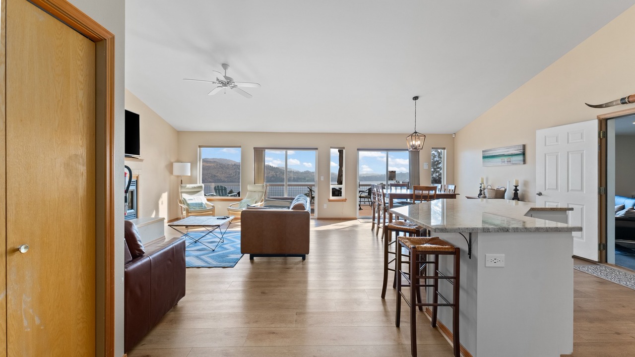 Photo of Livingroom in Chelan