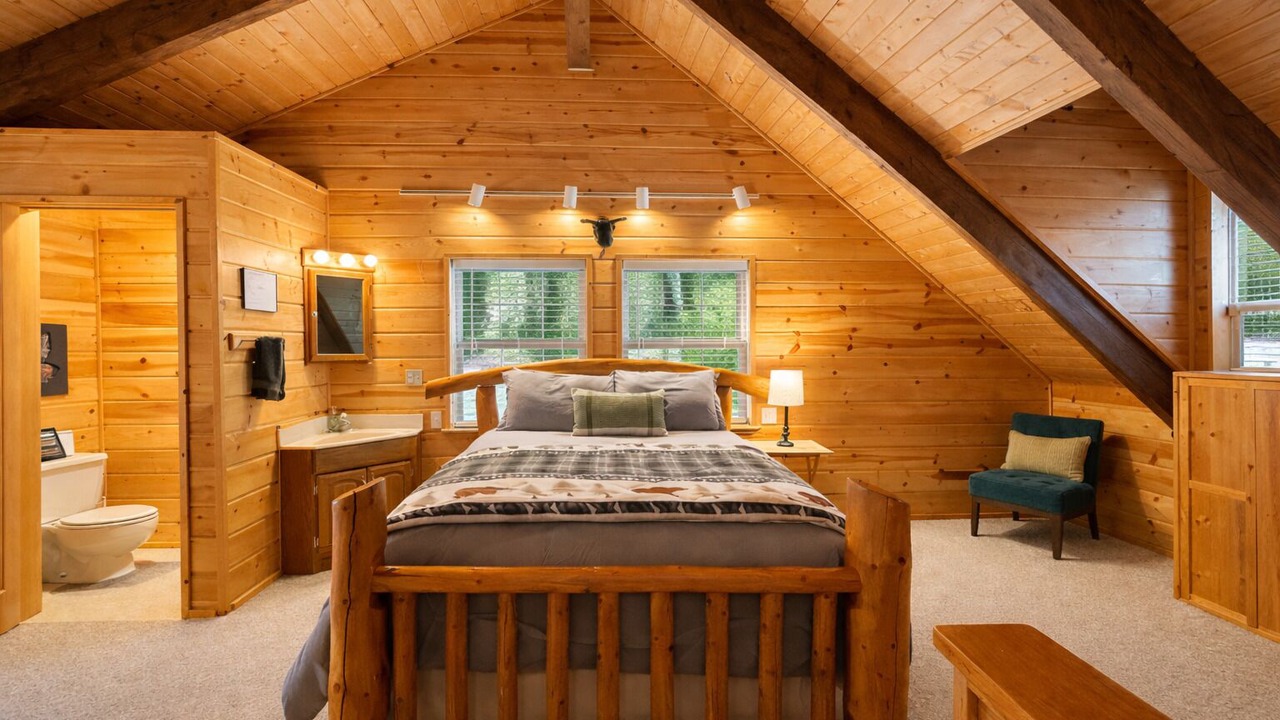Photo of Bedroom in Leavenworth