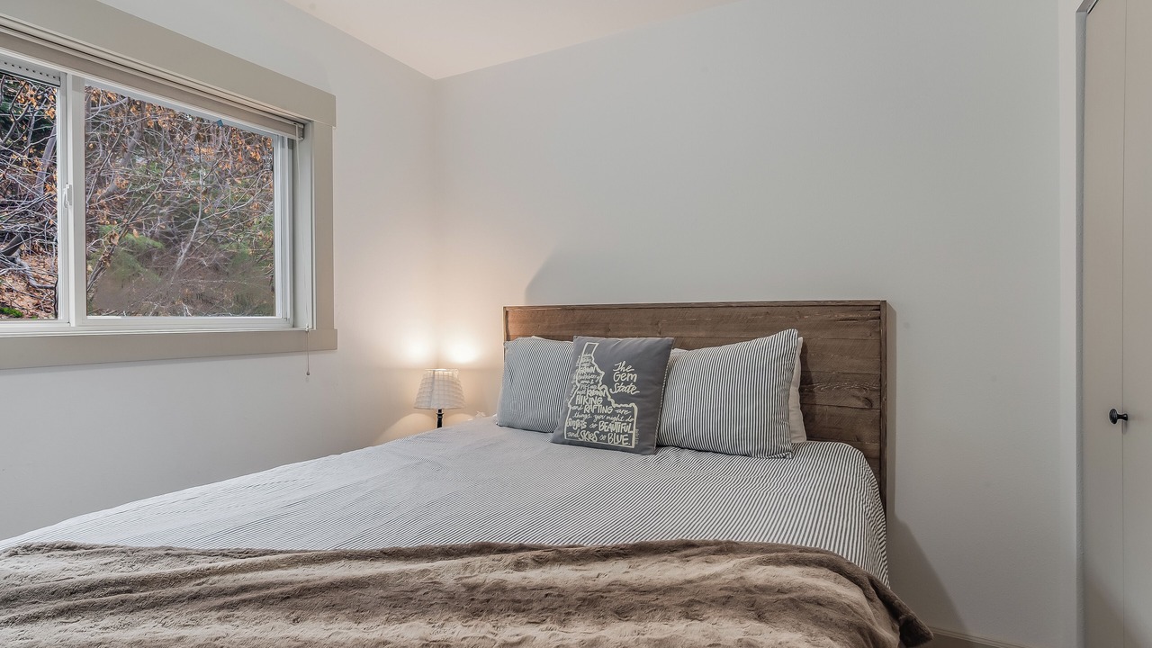 Photo of Bedroom in Sandpoint