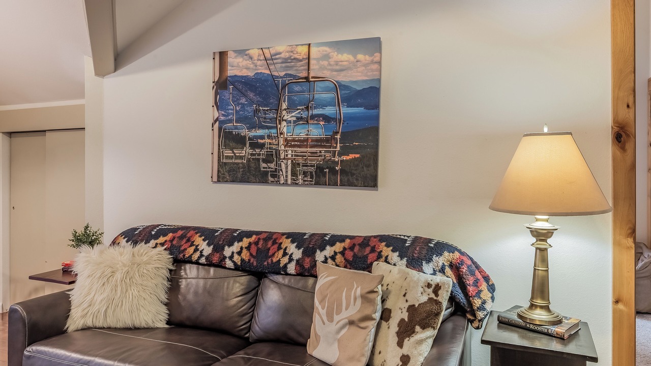 Photo of Livingroom in Sandpoint