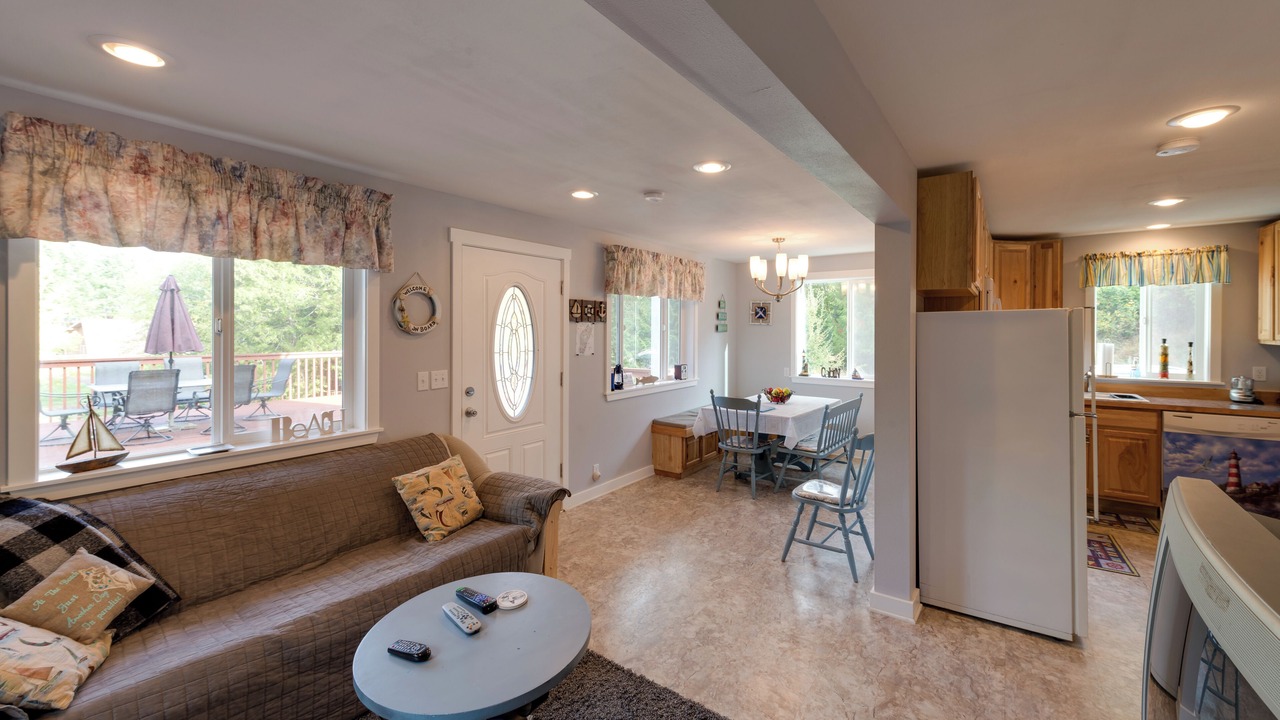 Photo of Livingroom in Lakebay