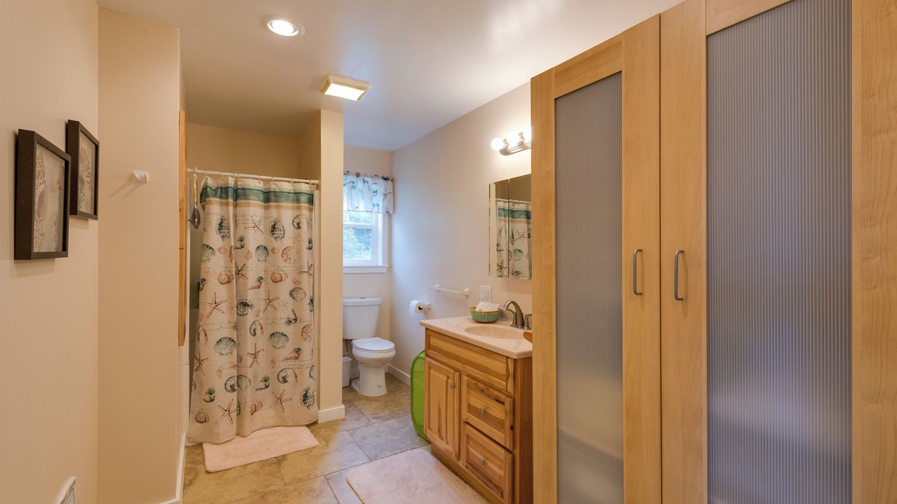 Photo of Bathroom in Lakebay