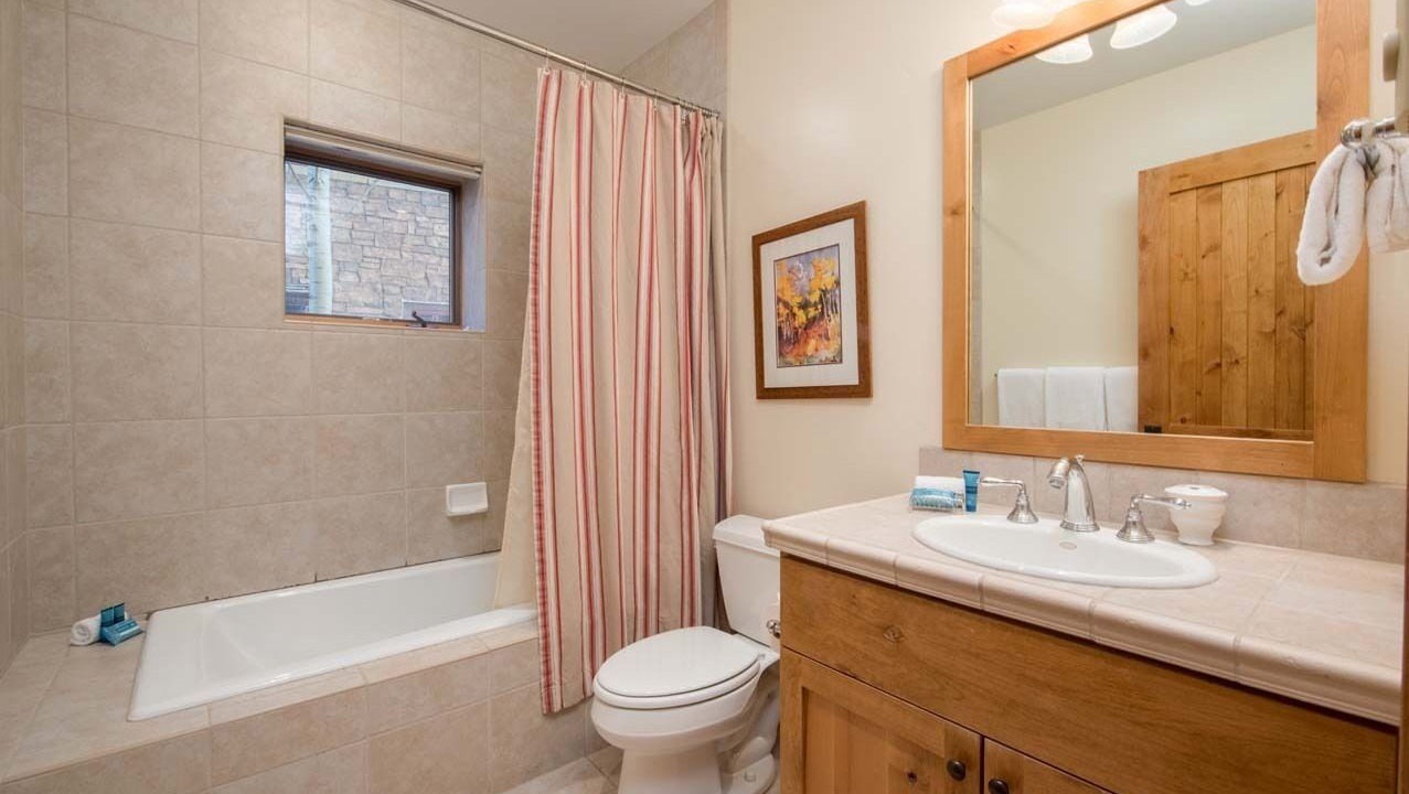 Photo of Bathroom in Granite Ridge