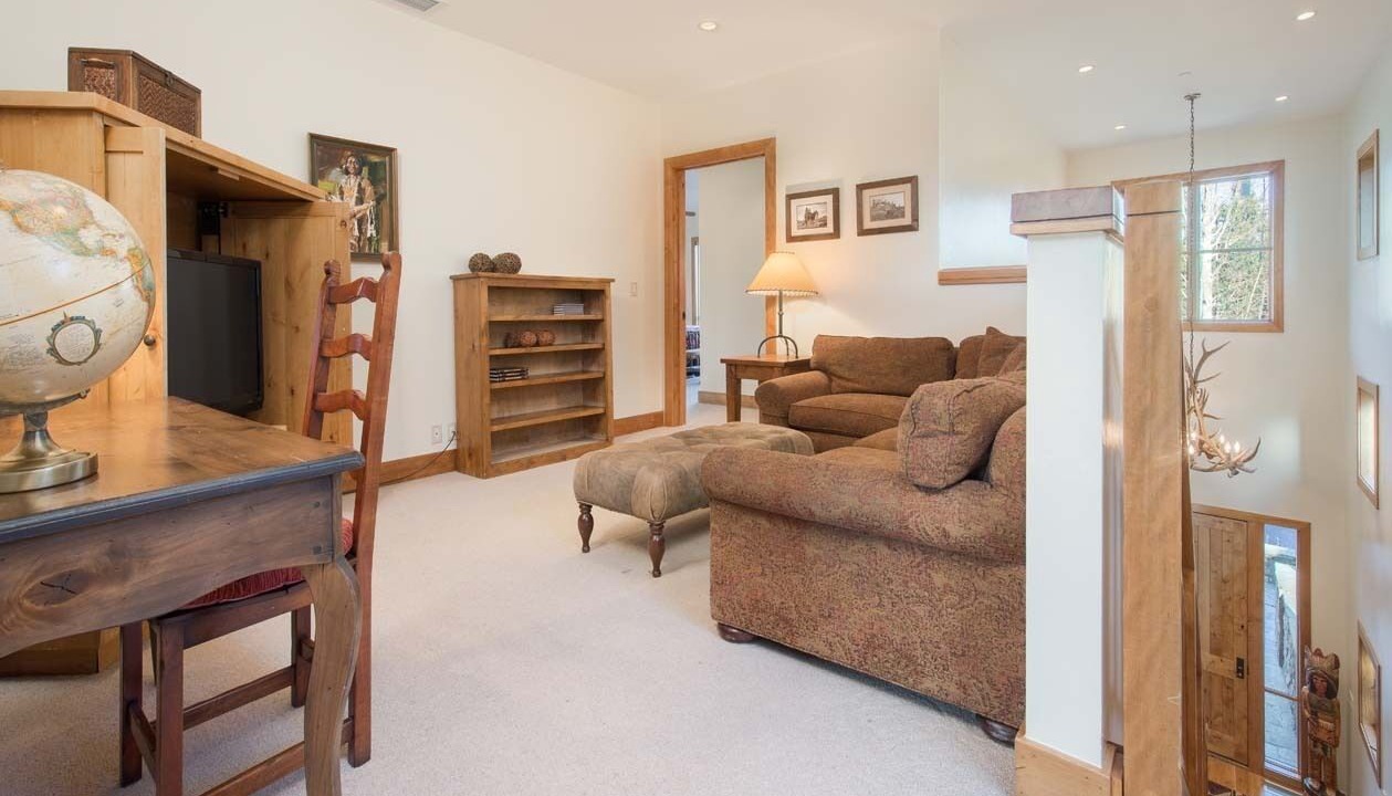 Photo of Livingroom in Granite Ridge