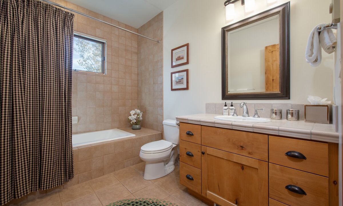 Photo of Bathroom in Granite Ridge