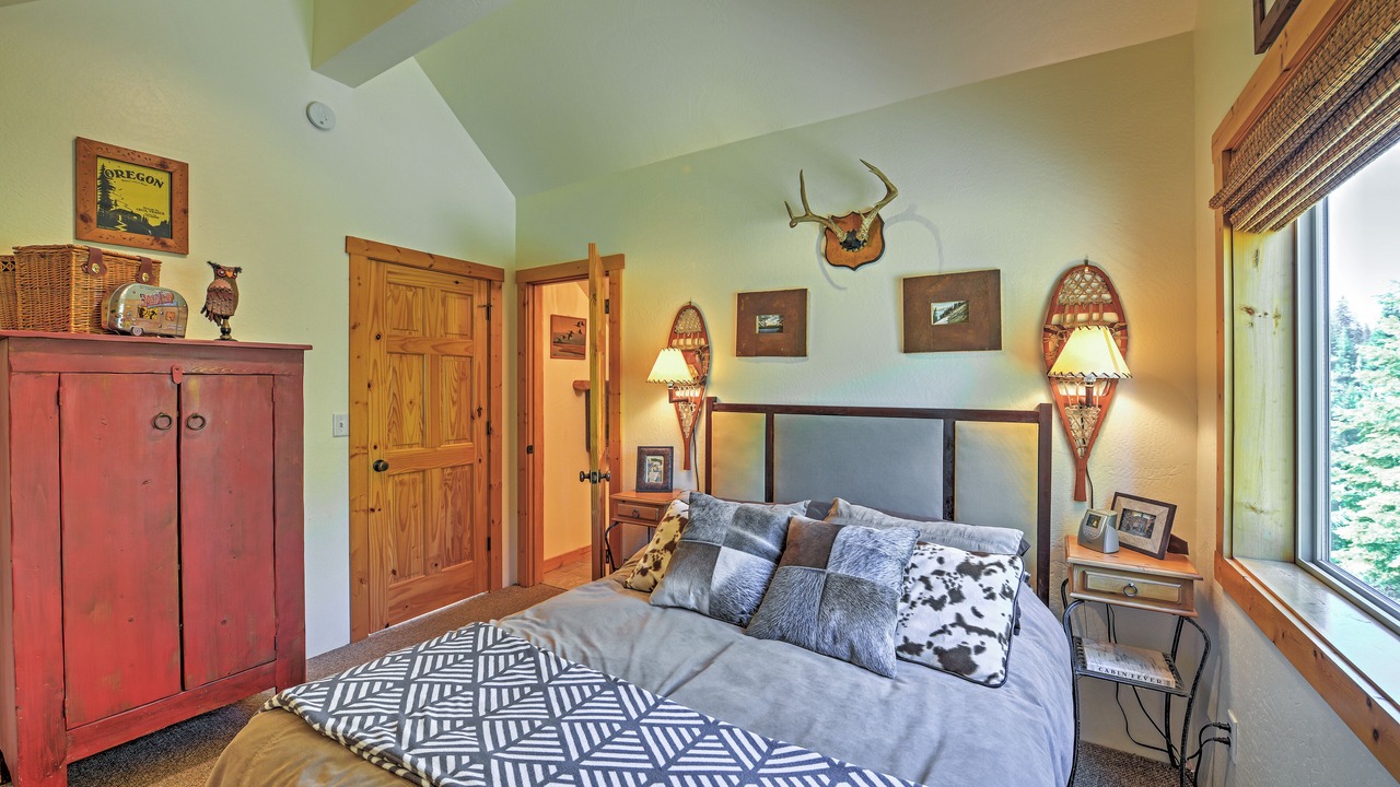 Photo of Bedroom in Klamath Falls
