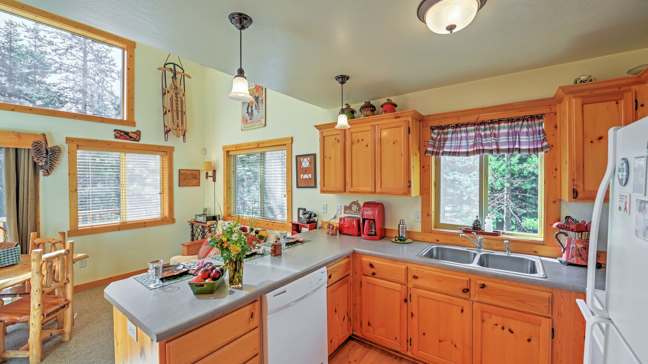 Photo of Kitchen in Klamath Falls