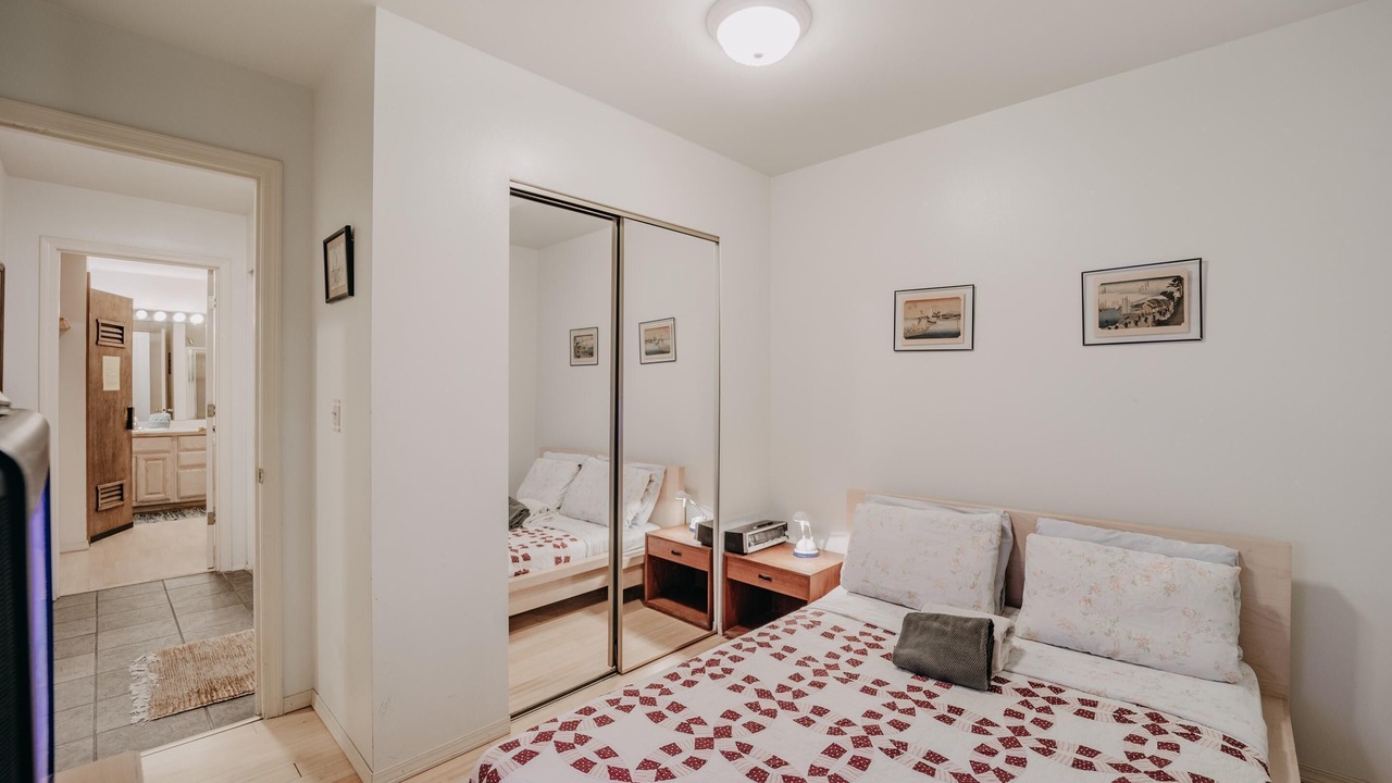 Photo of Bedroom in Glacier