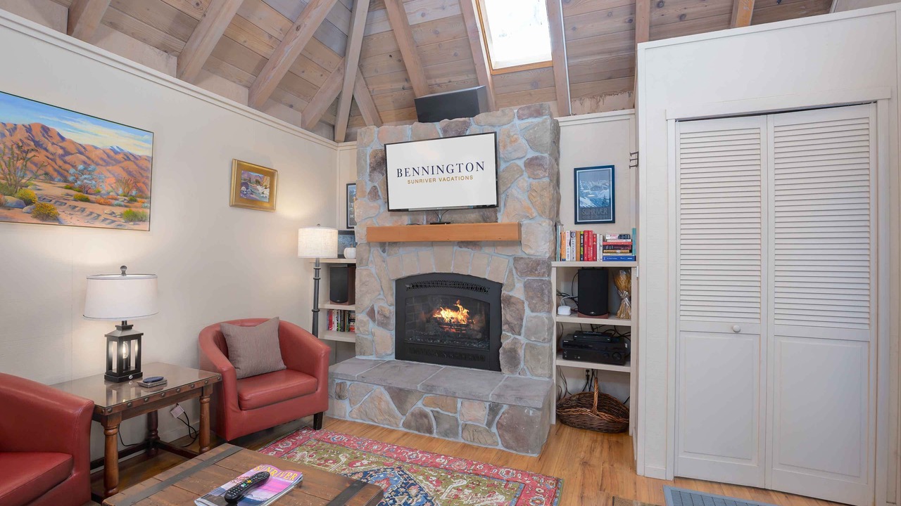Photo of Livingroom in Sunriver