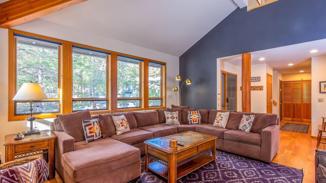 Photo of Livingroom in Sunriver