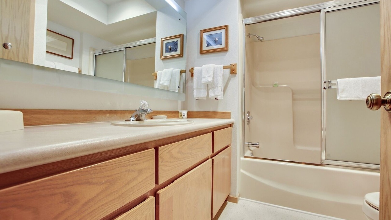 Photo of Bathroom in Sunriver