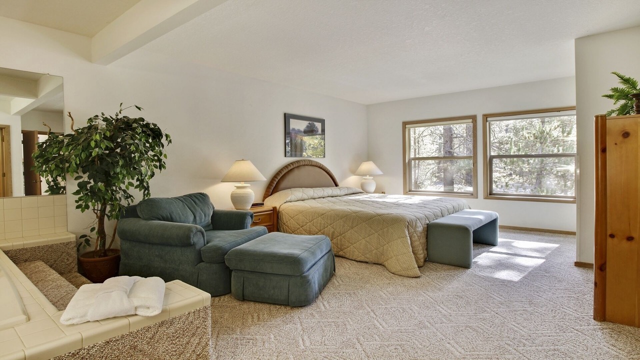 Photo of Bedroom in Sunriver