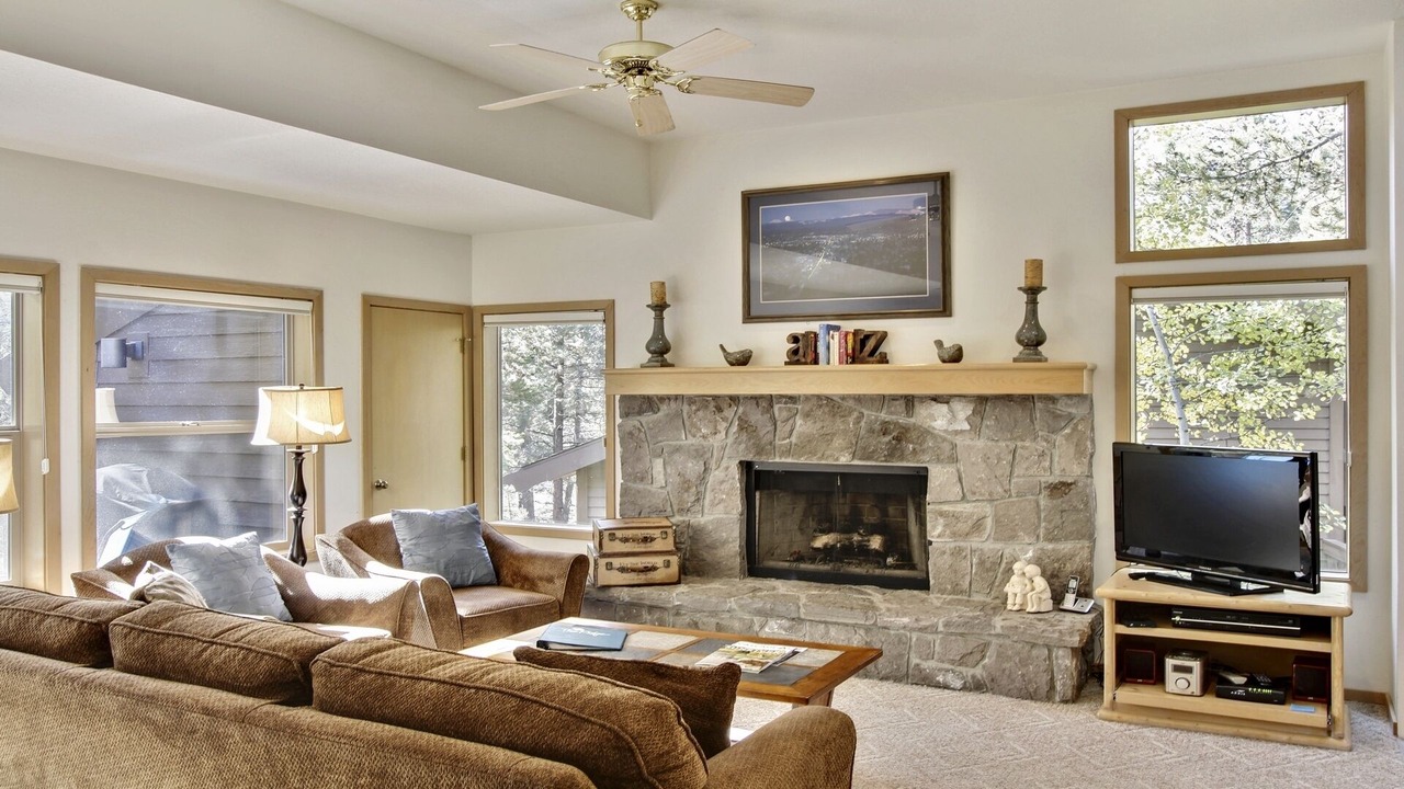 Photo of Livingroom in Sunriver