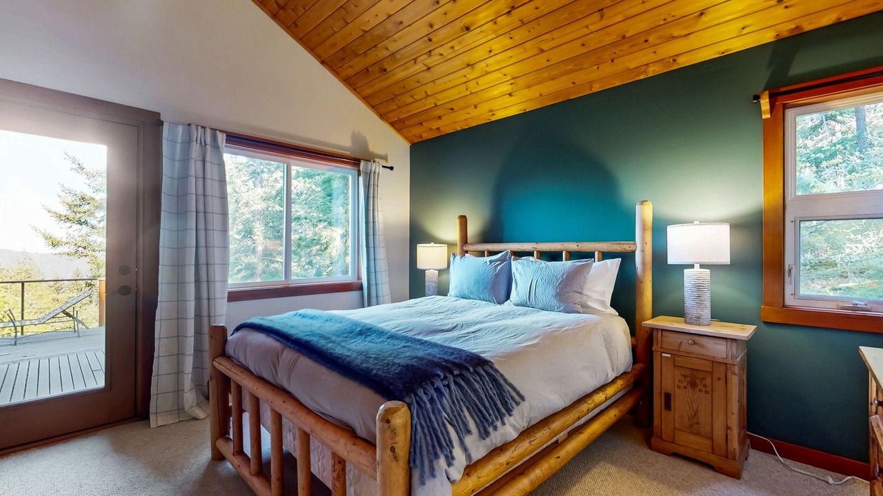 Photo of Bedroom in Eastsound