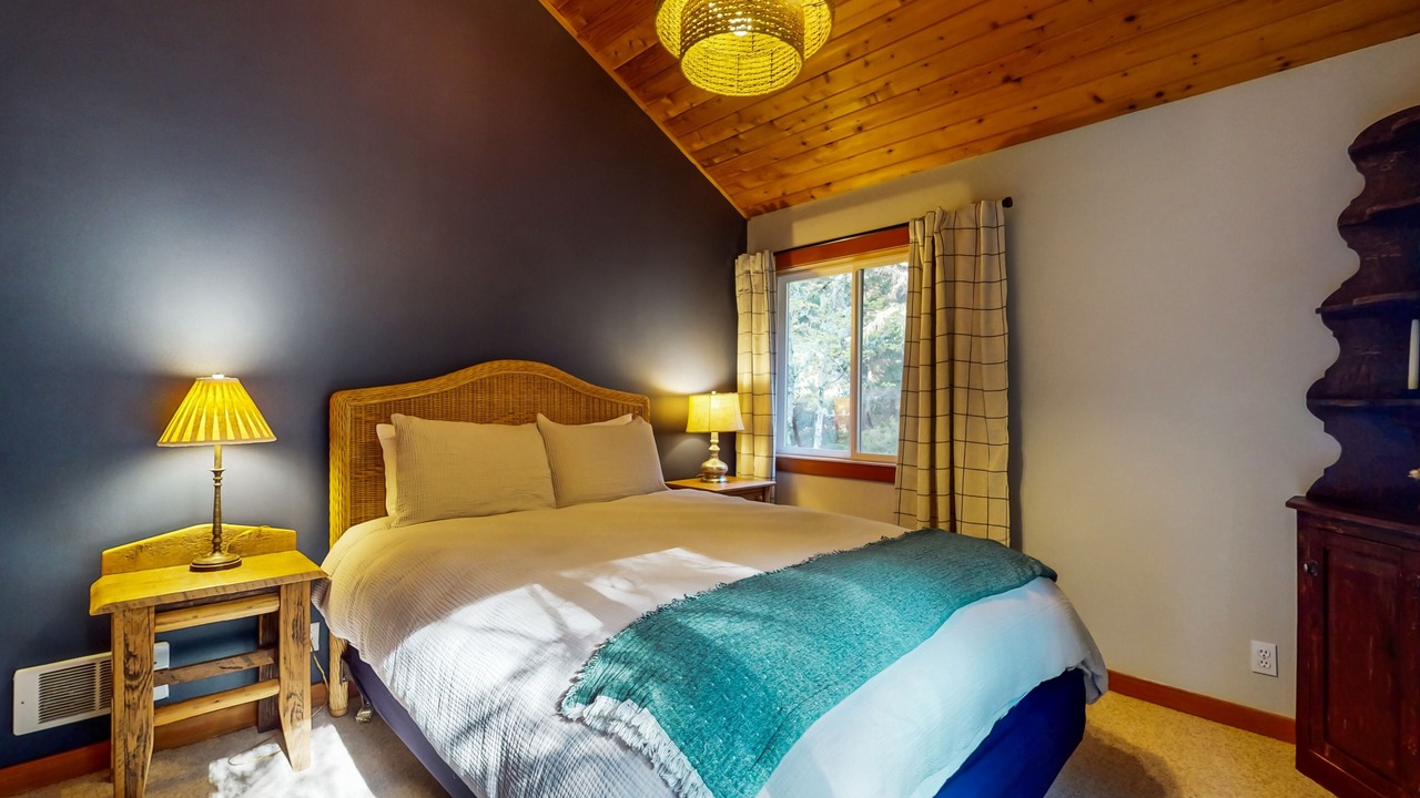 Photo of Bedroom in Eastsound