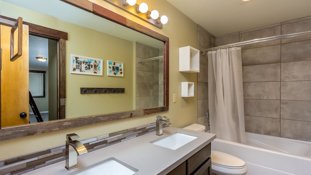 Photo of Bathroom in Sunriver