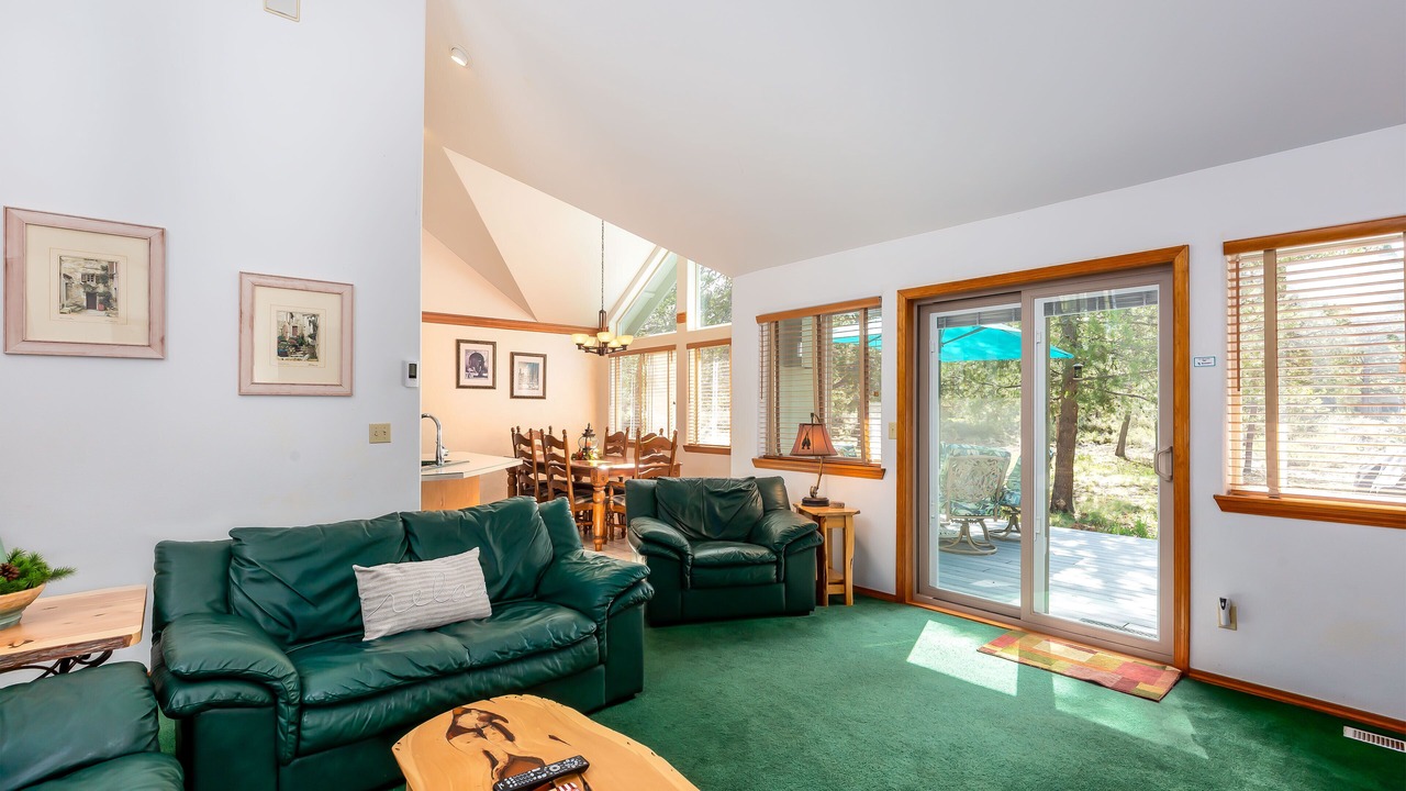 Photo of Livingroom in Sunriver