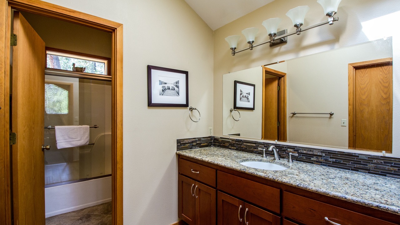 Photo of Bathroom in Sunriver
