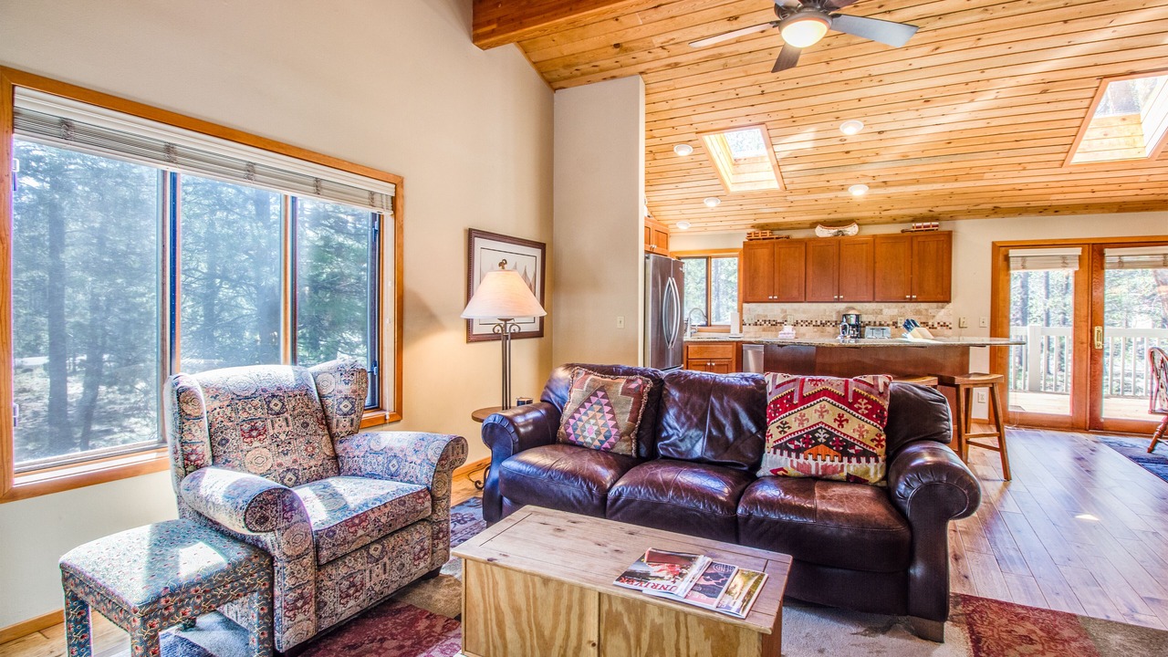 Photo of Livingroom in Sunriver