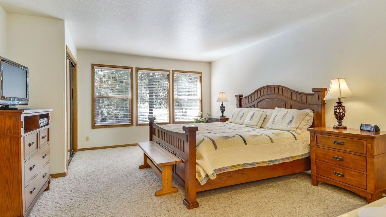Photo of Bedroom in Sunriver