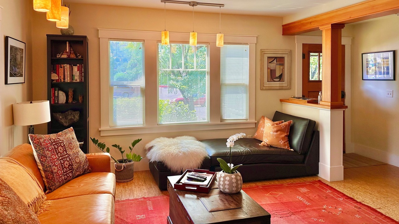 Photo of Livingroom in Historic Downtown District