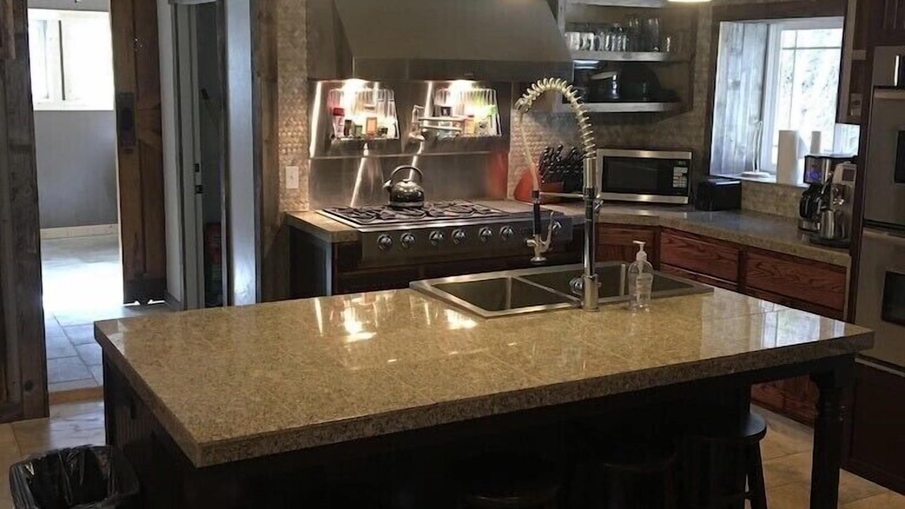 Photo of Kitchen in White Bird