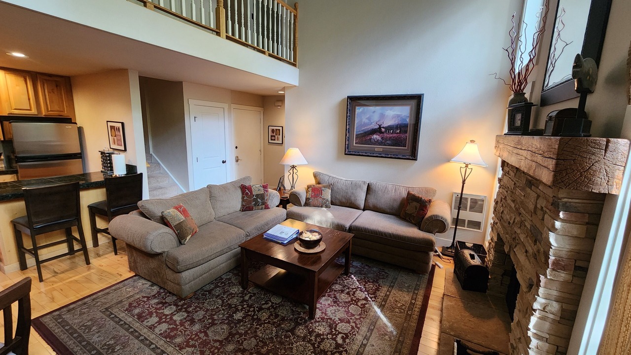 Photo of Livingroom in Elkhorn Village