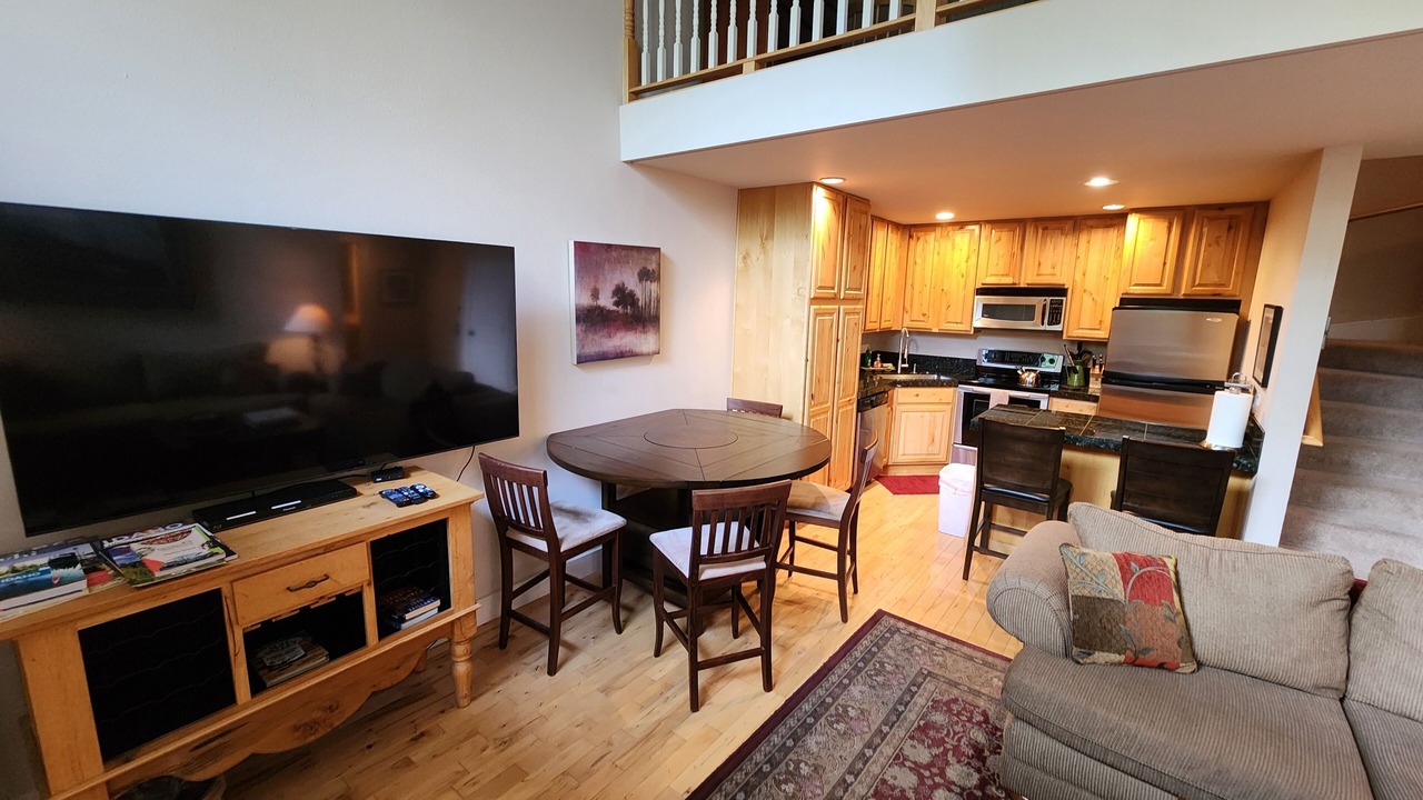 Photo of Livingroom in Elkhorn Village