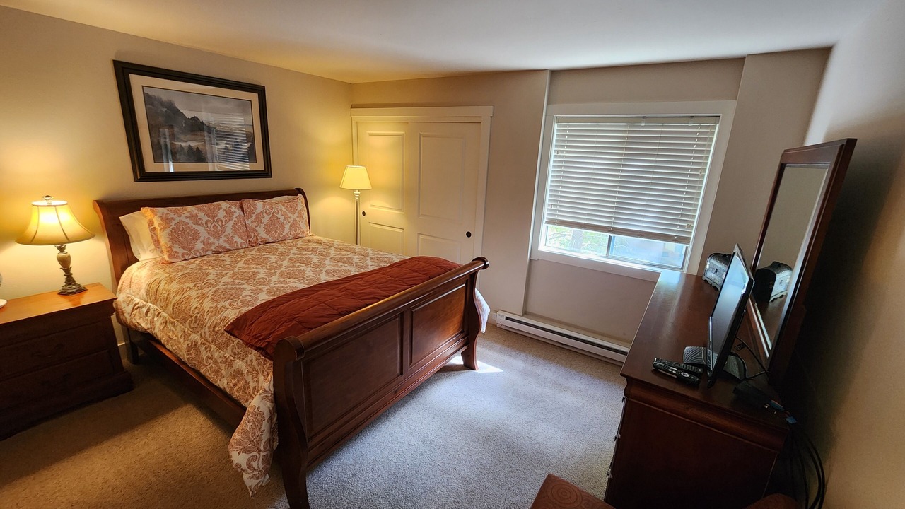 Photo of Bedroom in Elkhorn Village