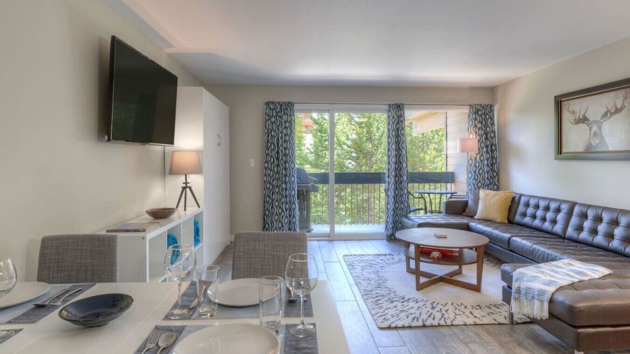 Photo of Livingroom in Big Sky