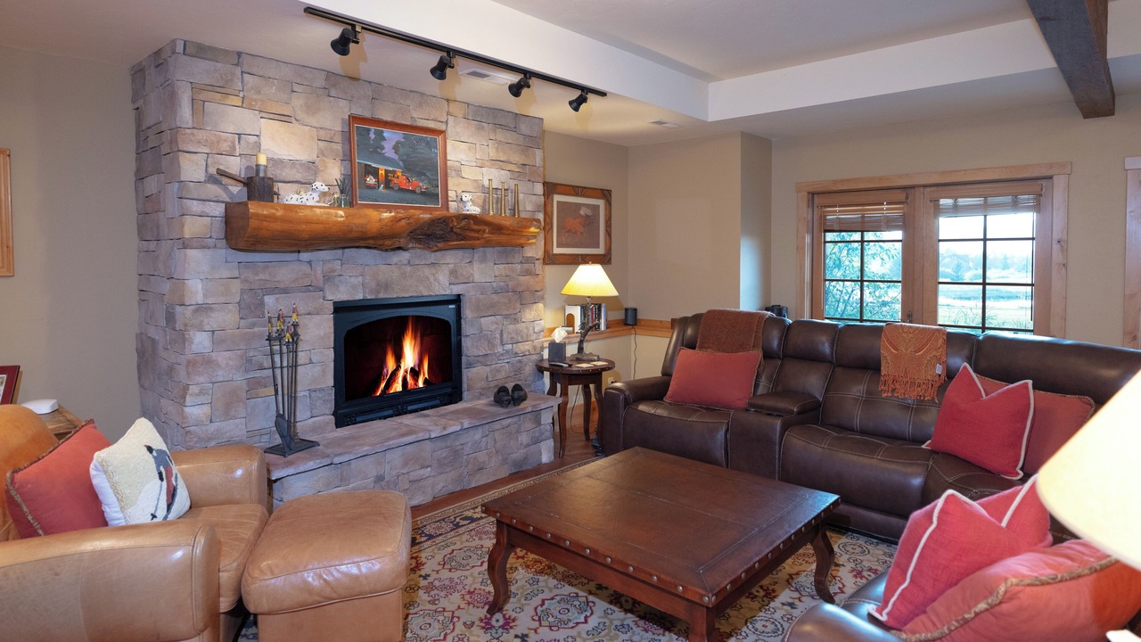 Photo of Livingroom in Victor