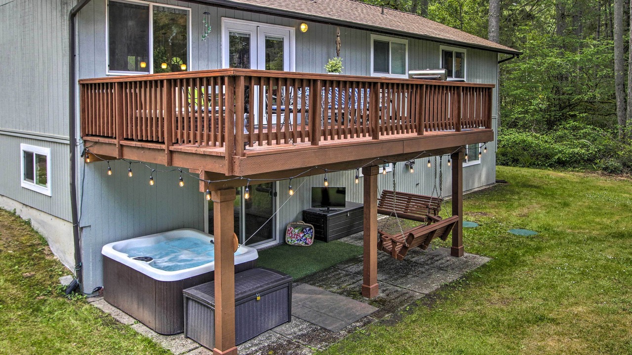 Photo of Patio Balcony in Anderson Island