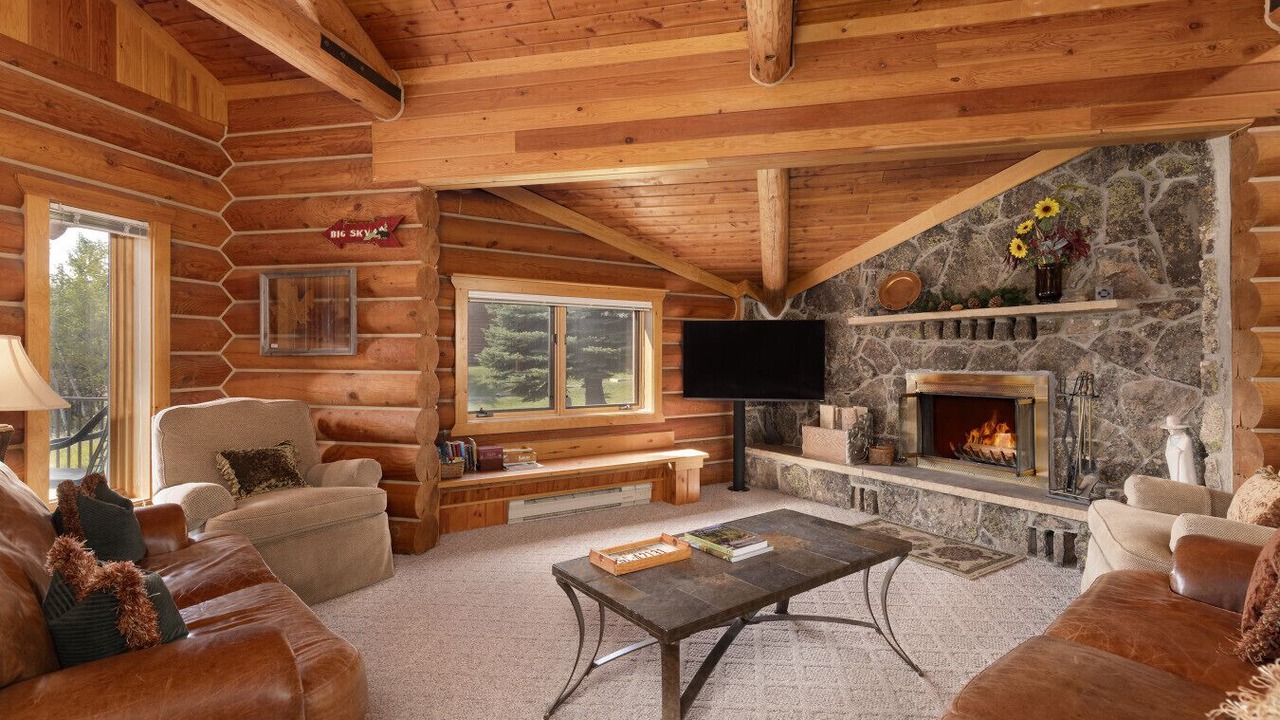 Photo of Livingroom in Big Sky