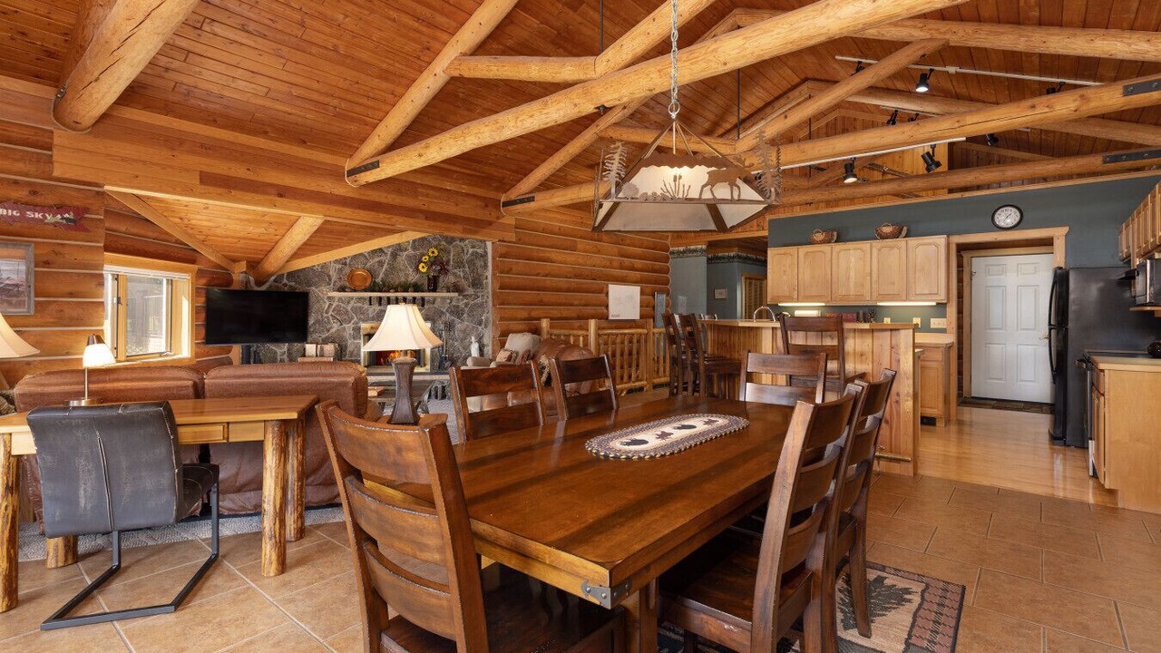 Photo of Livingroom in Big Sky