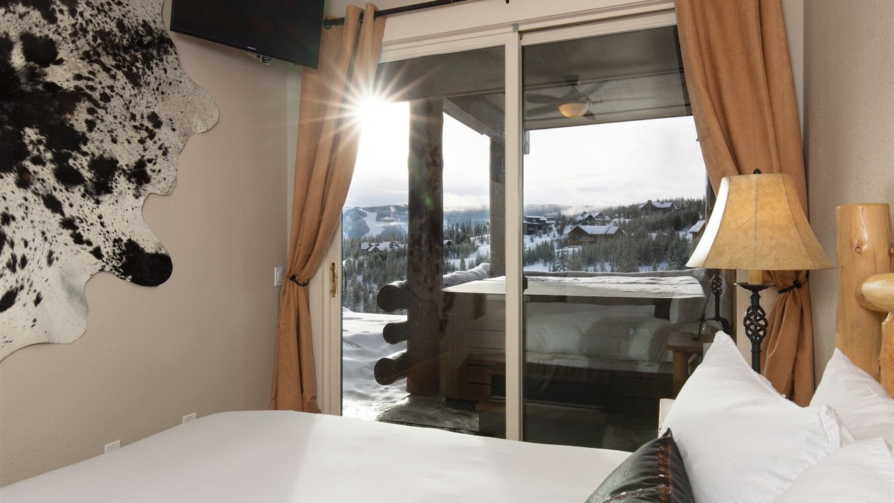 Photo of Bedroom in Saddle Ridge